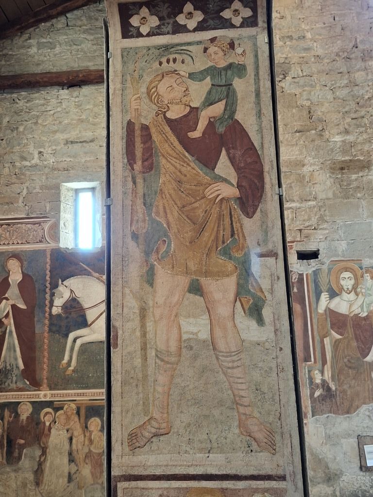 Un san Cristoforo davanti e uno dietro