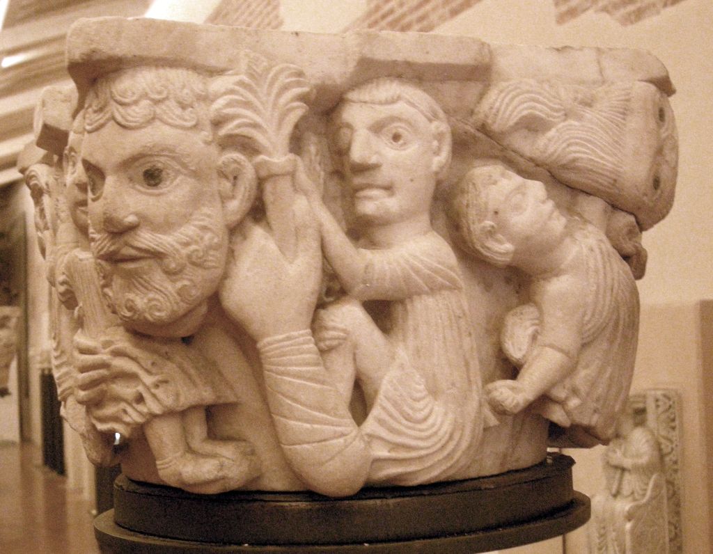 Capitello con il santo e il Bambino